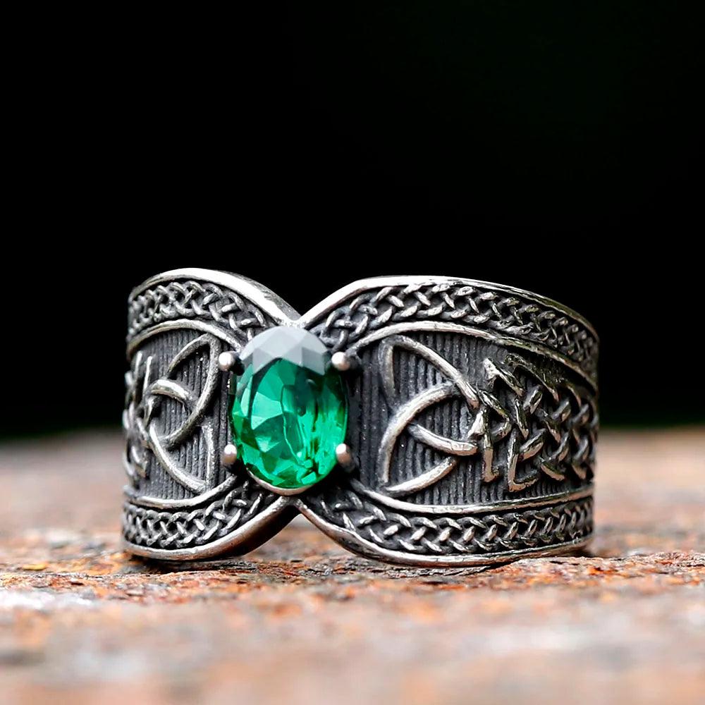 Anel Pedra Verde Enigmática - Rocktude