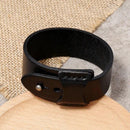 Pulseira de Couro Genuino Rocktude - No Pulso